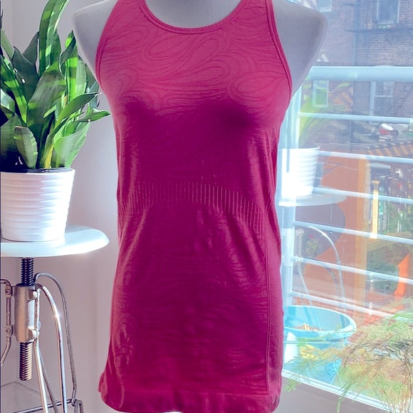 Moving Comfort running tank - Picture 1 of 6